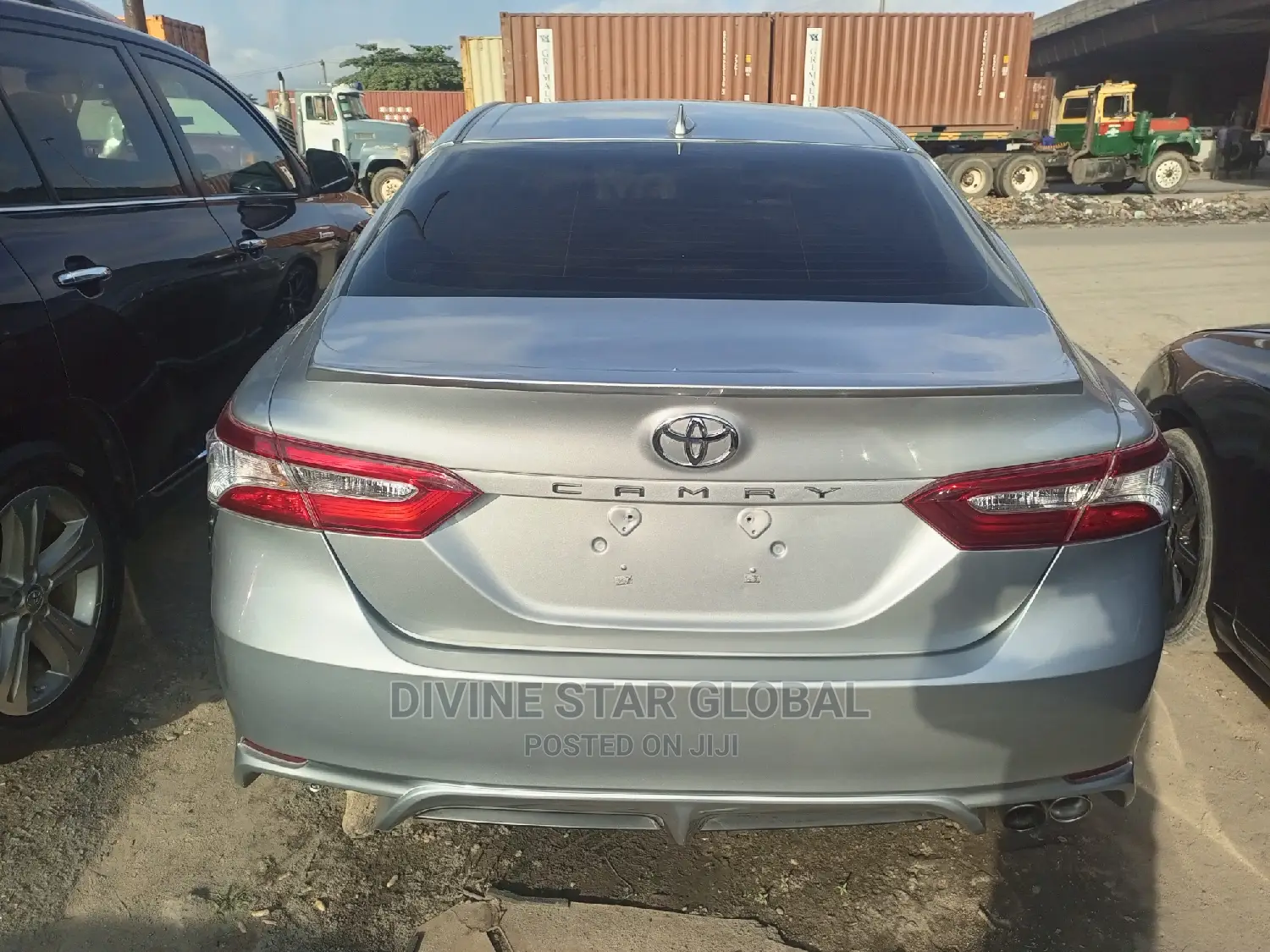 Toyota Camry XLE FWD 2020 Silver