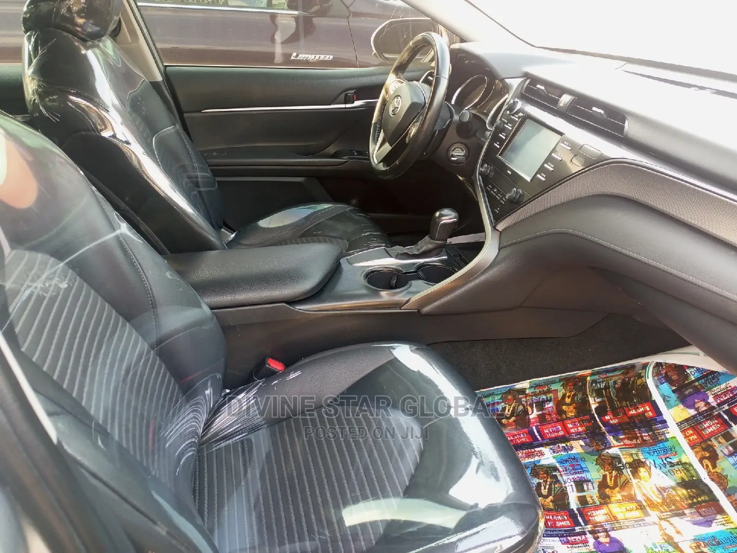 Toyota Camry XLE FWD 2020 Silver