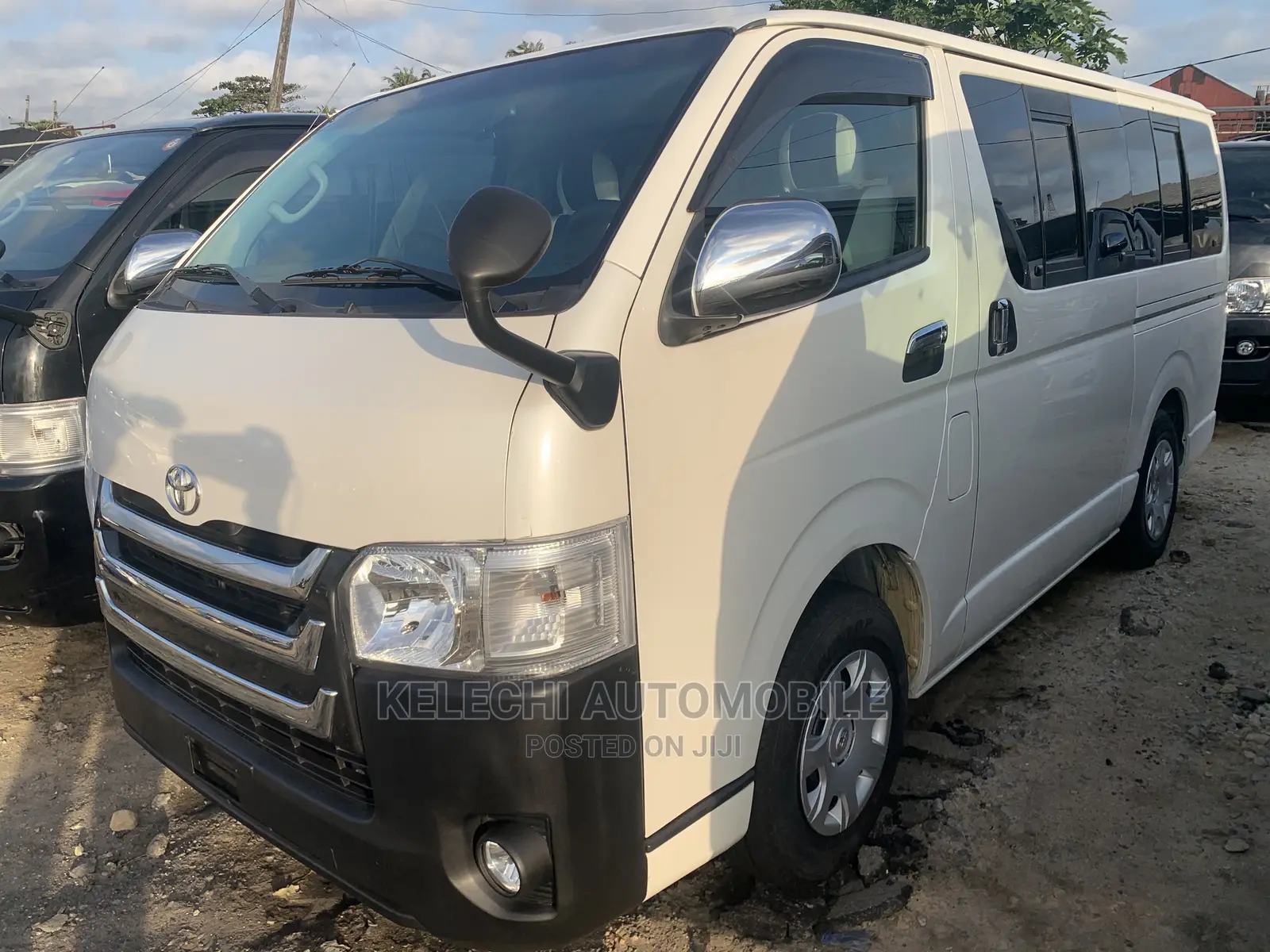 Toyota HiAce 2011 White