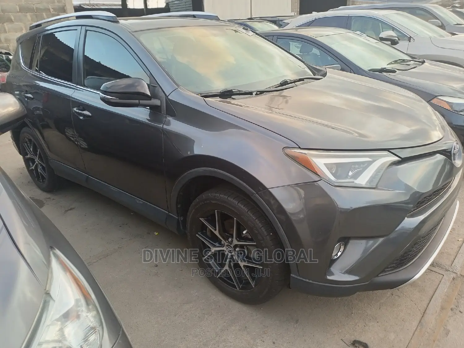 Toyota RAV4 SE AWD (2.5L 4cyl 6A) 2017 Gray