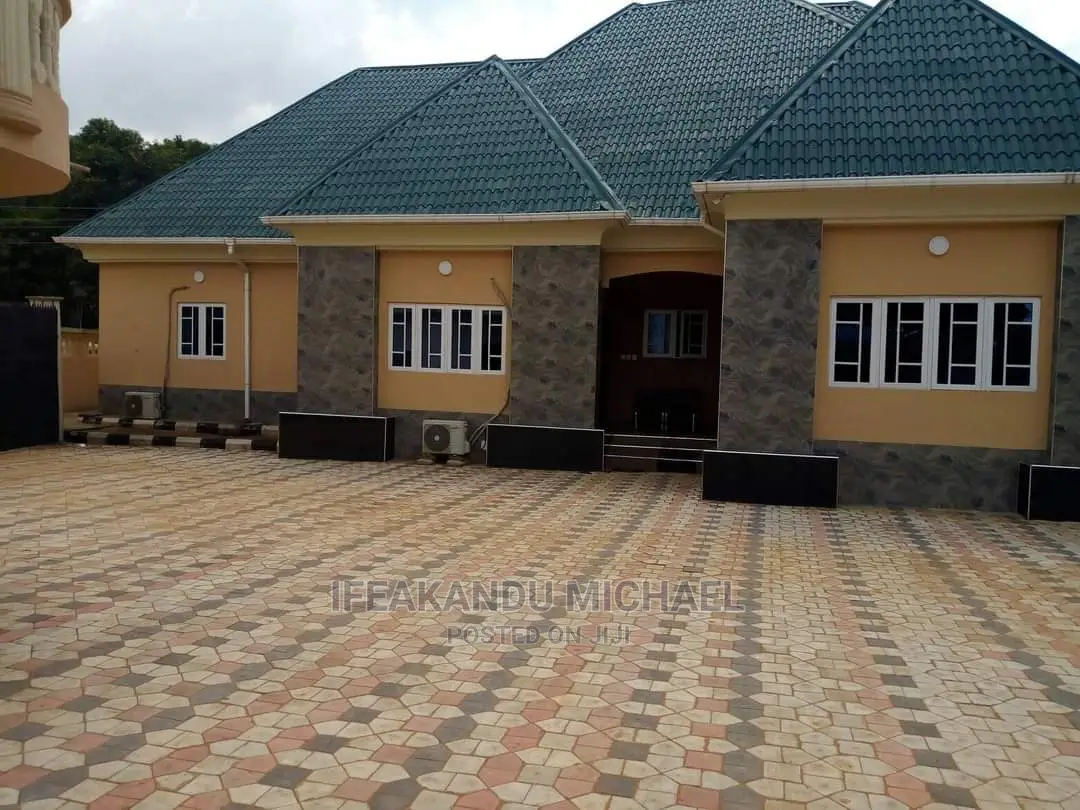 Interlocking and Compound Flooring