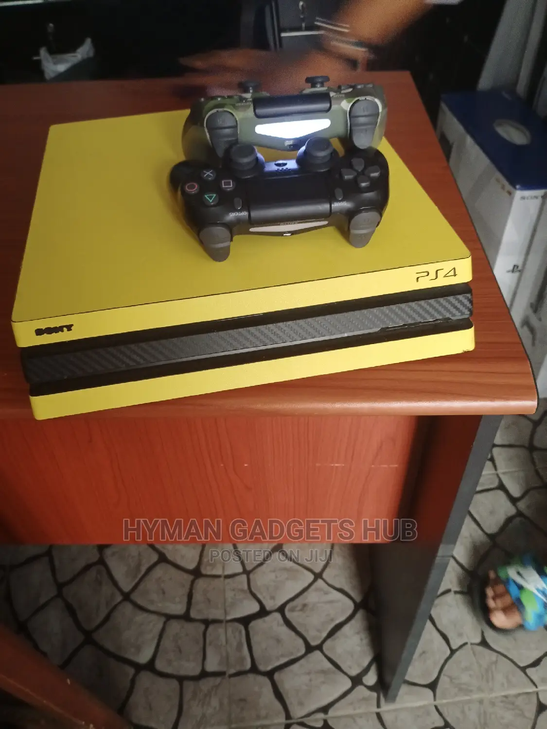Grade A+London Used Ps4 Pro With Original Accessories