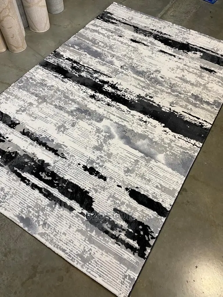 Gray and Black Design Center Rugs (5/7 and 7/10)