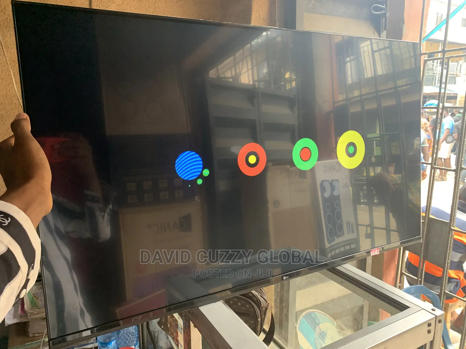 Clean Lg 49 Inches Smart Frameless Tv