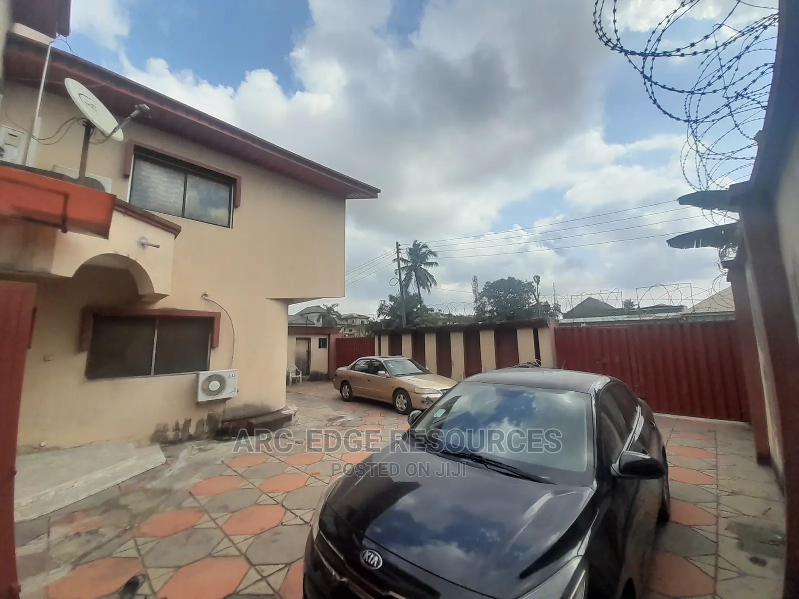 7bdrm Duplex in Ago Palace for sale
