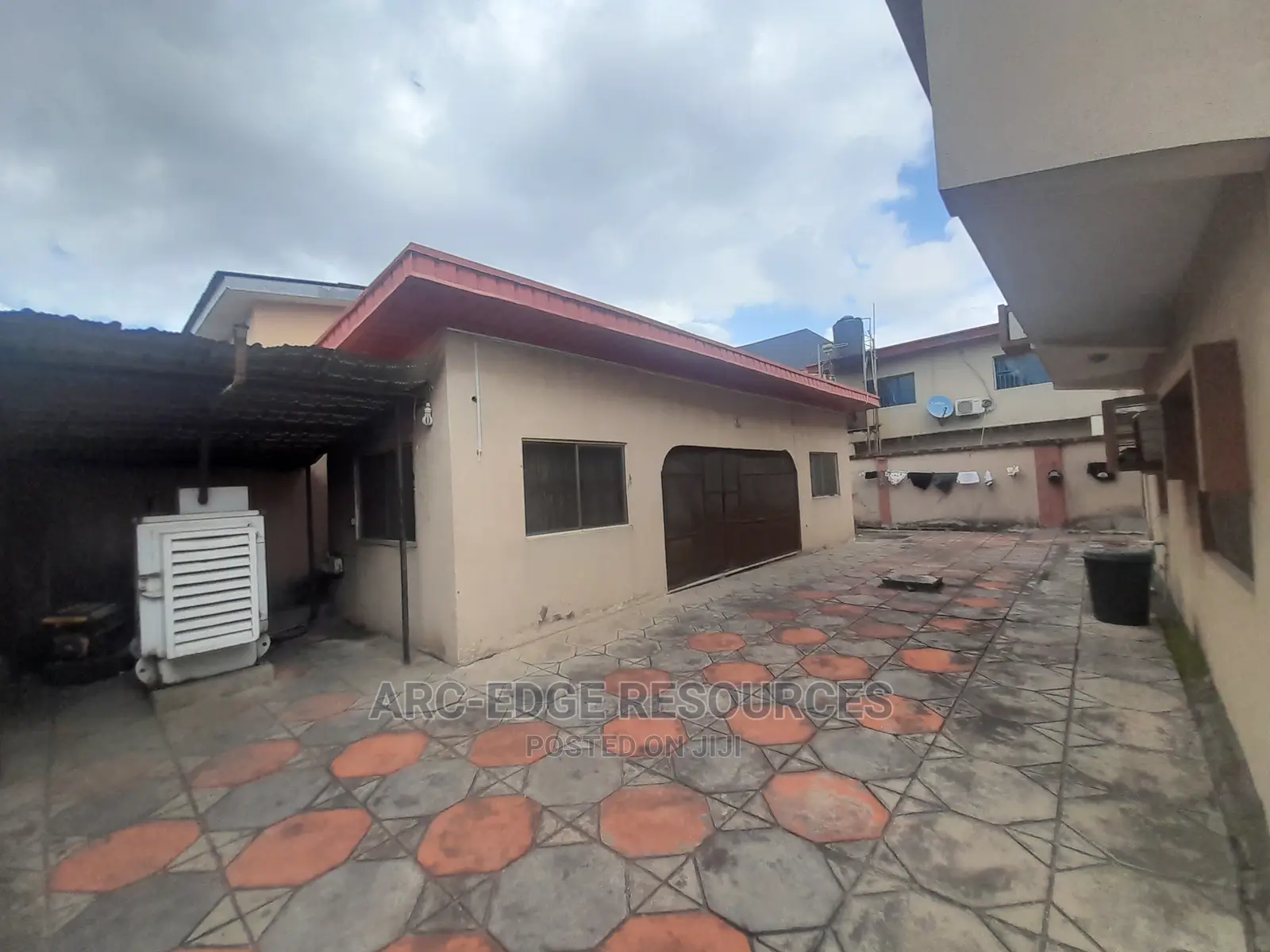 7bdrm Duplex in Ago Palace for sale