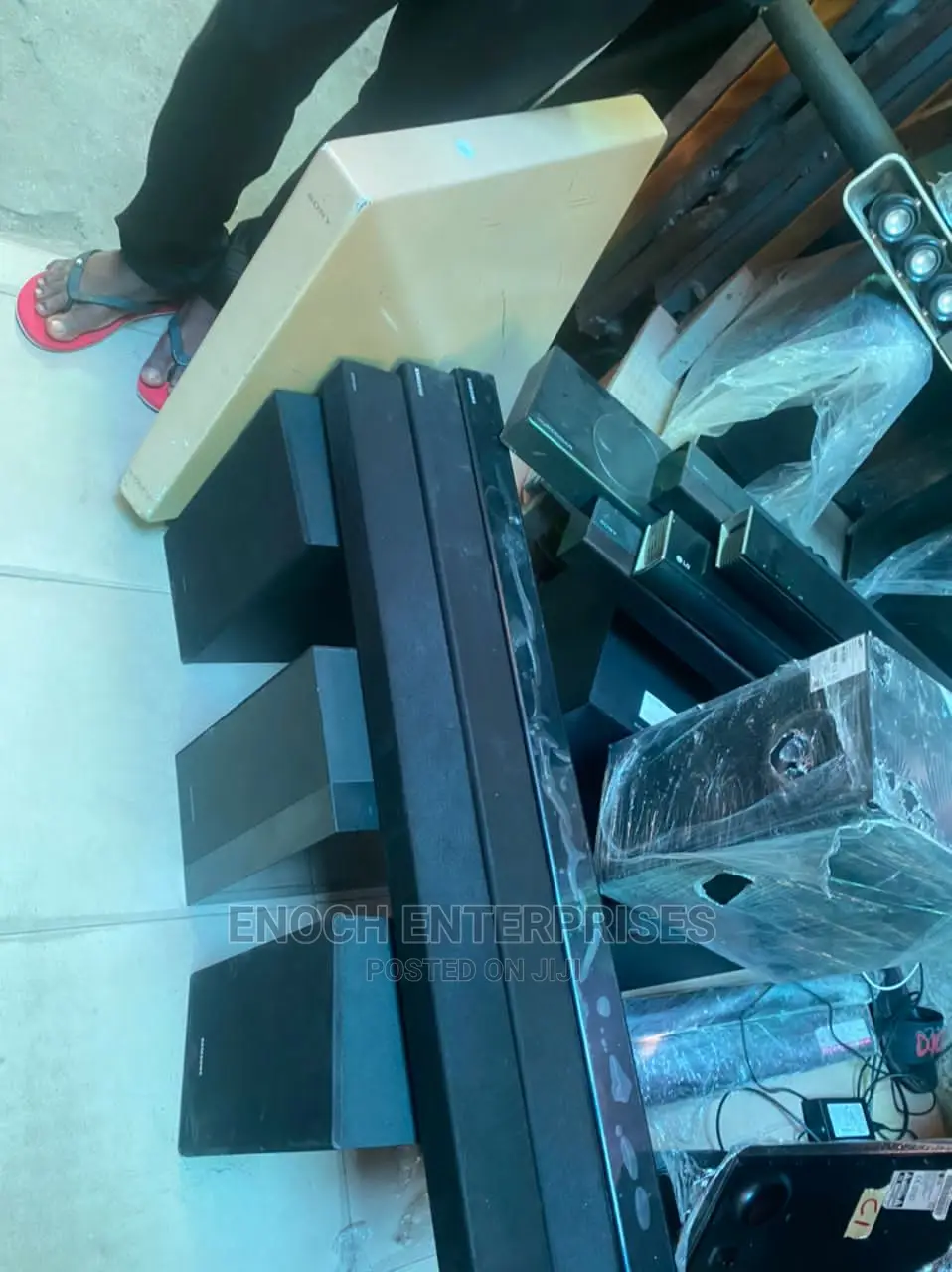 Different Brands of Soundbar Products