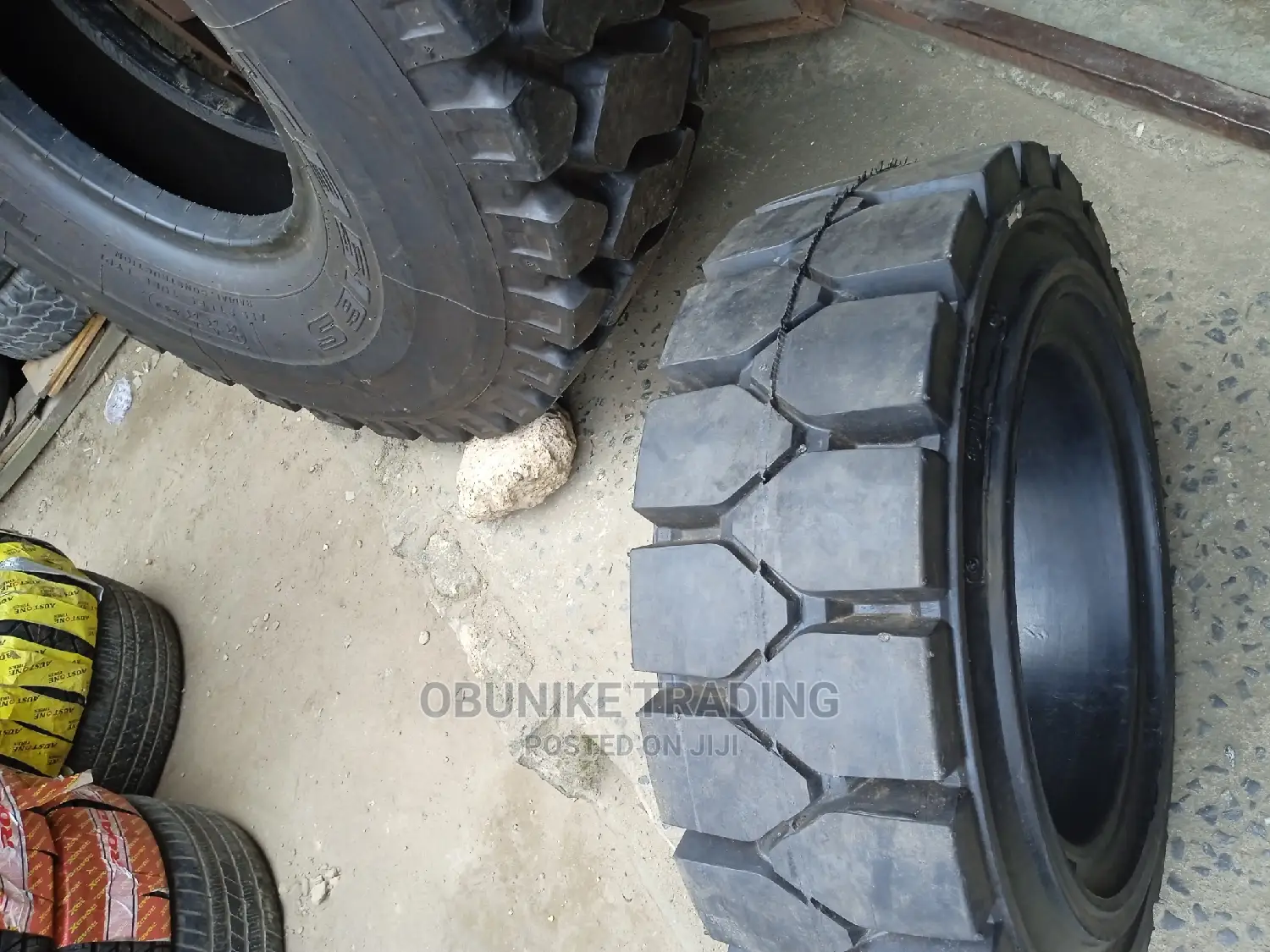 28*9*15 Solid Tyre