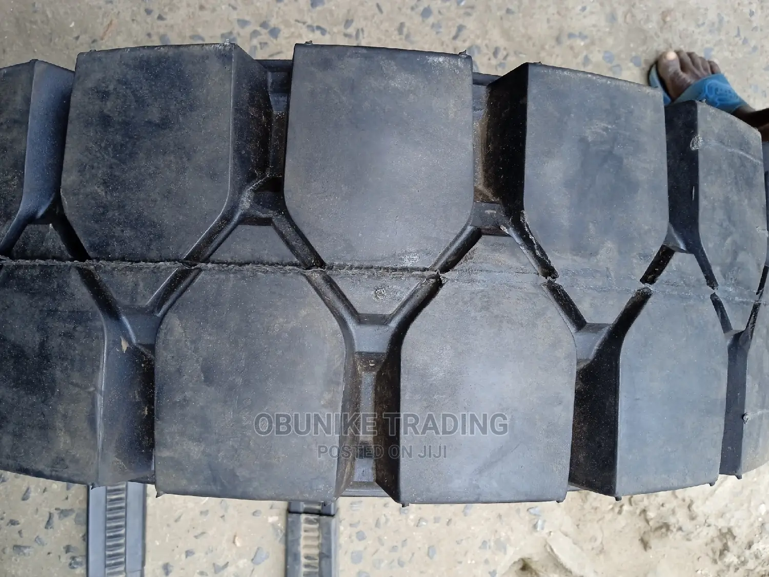 28*9*15 Solid Tyre