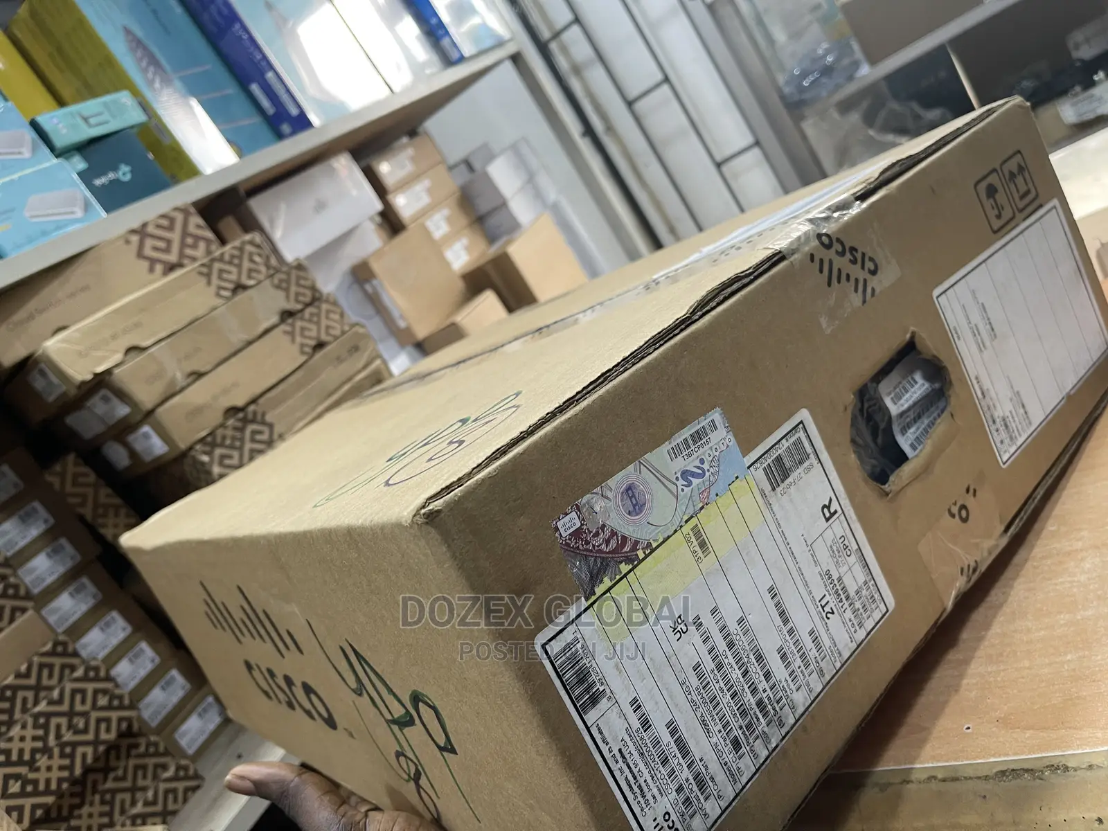 Cisco 9200l-24p-4g-E Gigabytes and Poe Switch