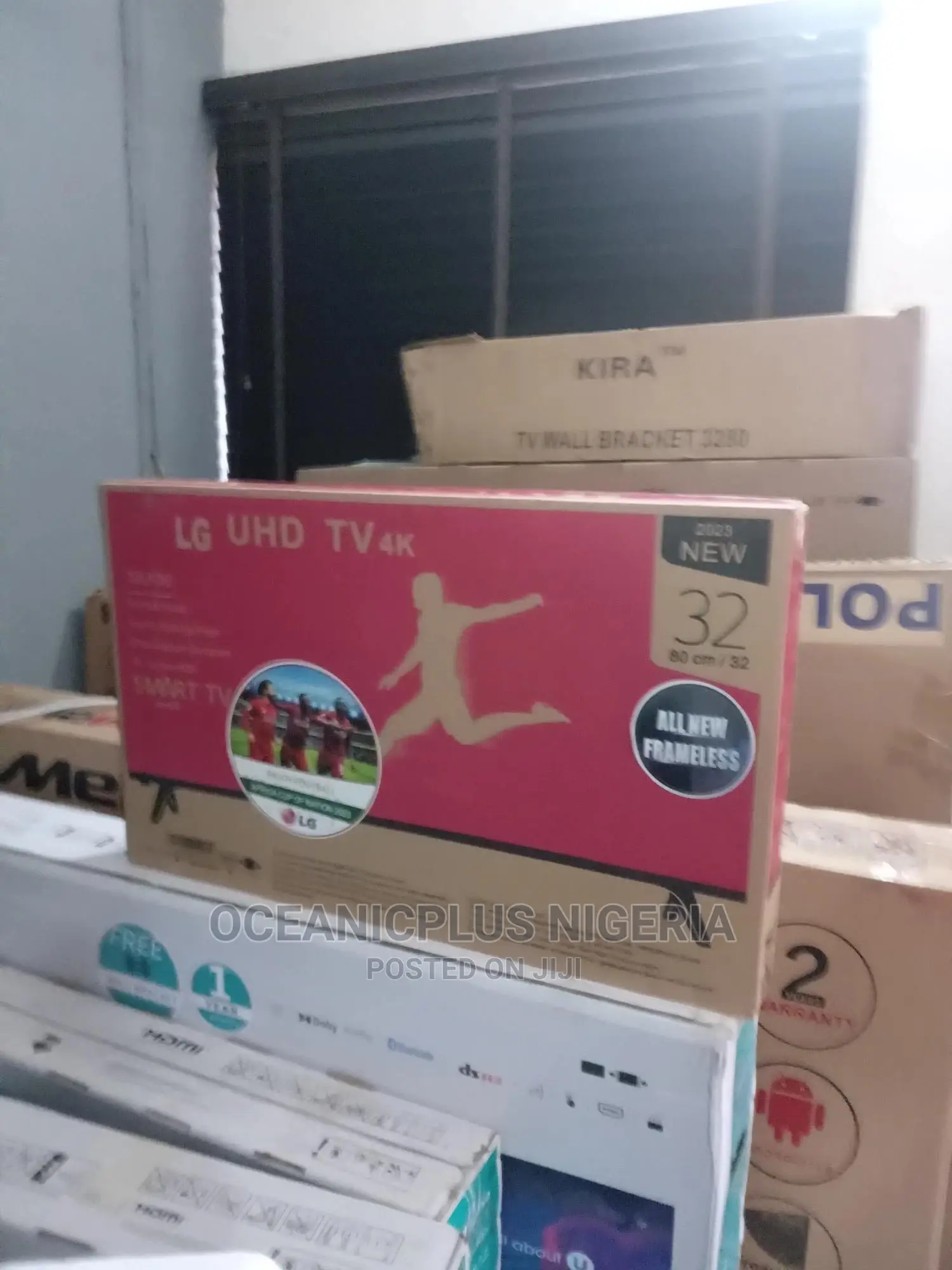 Reliable LG 32 Inches Smart Frameless TV