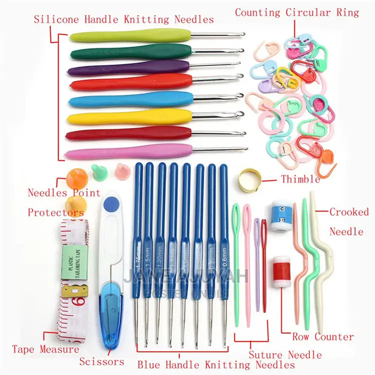 Crochet Hook and Accessories Set