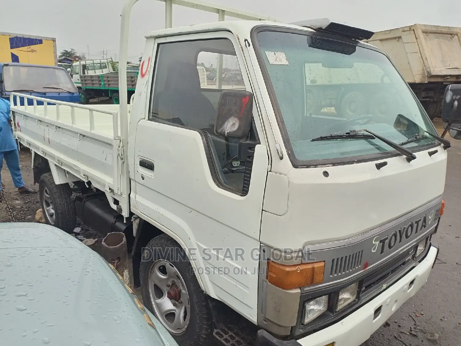 Toyota Dyna 200 White