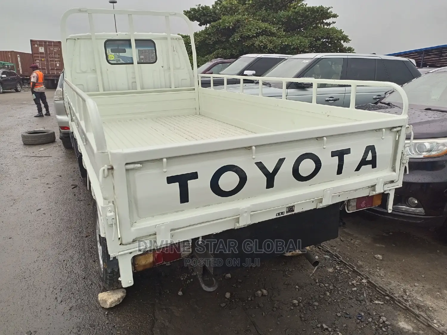 Toyota Dyna 200 White