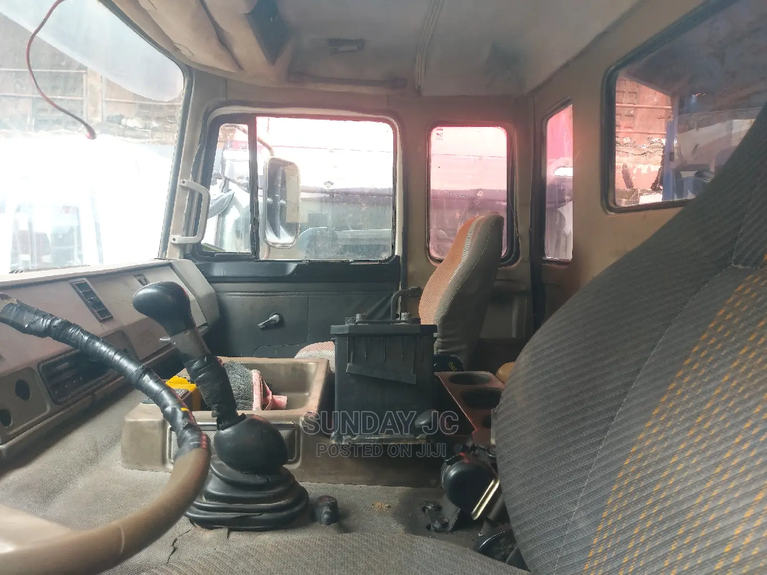 New Arrival 330 36 IVECO Ten Tyres Dump Truck 30tons Capacit