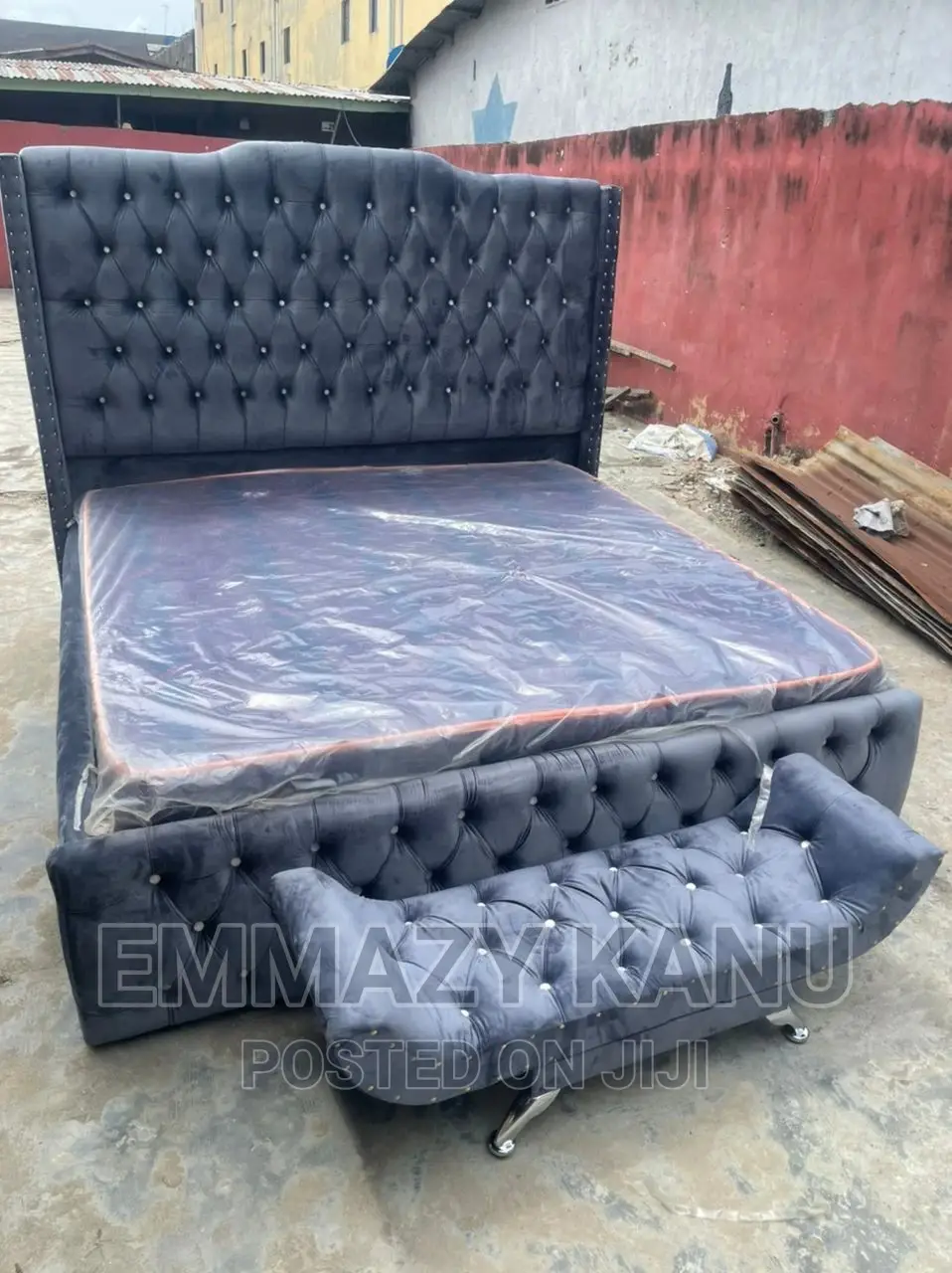 Upshotery Bedframe
