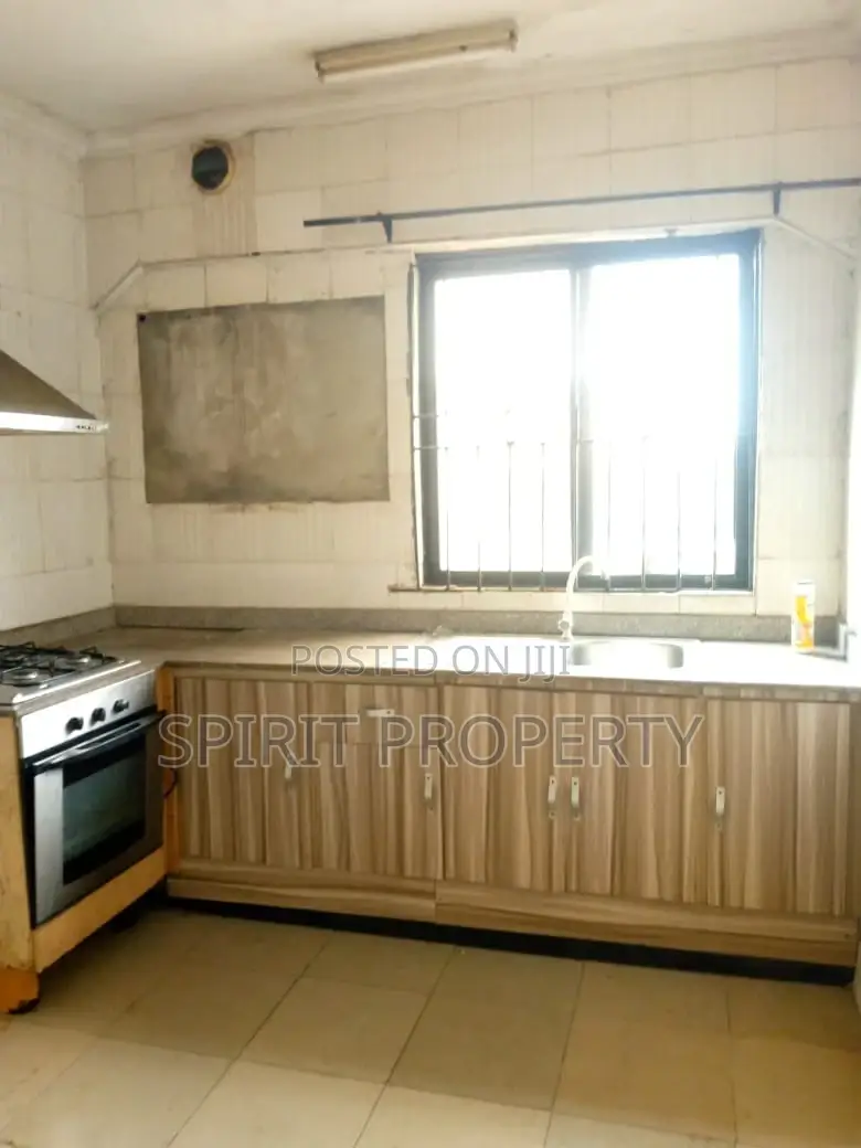 3bdrm Apartment in Magodo for rent