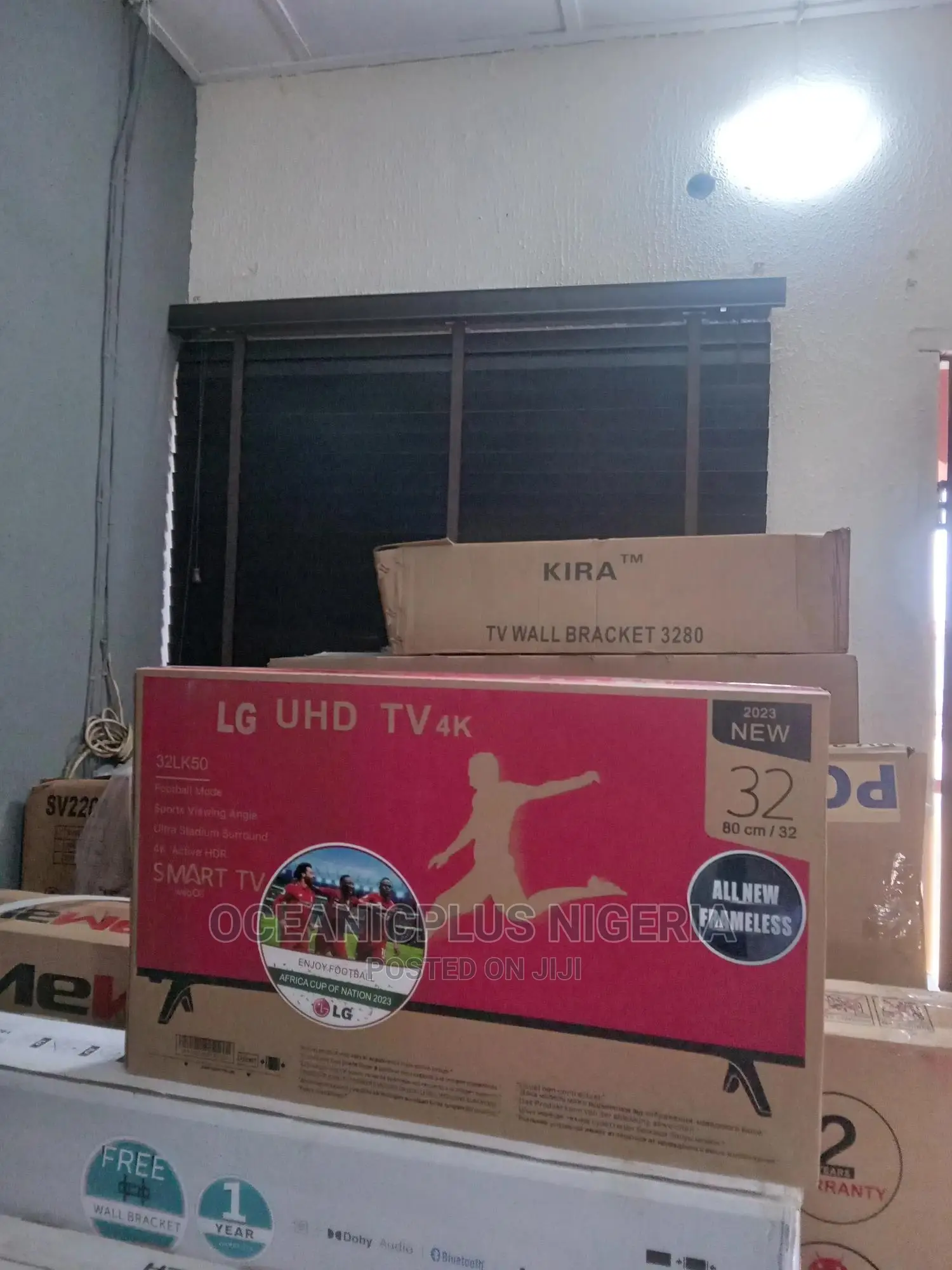Smart View LG 32 Inches Frameless TV
