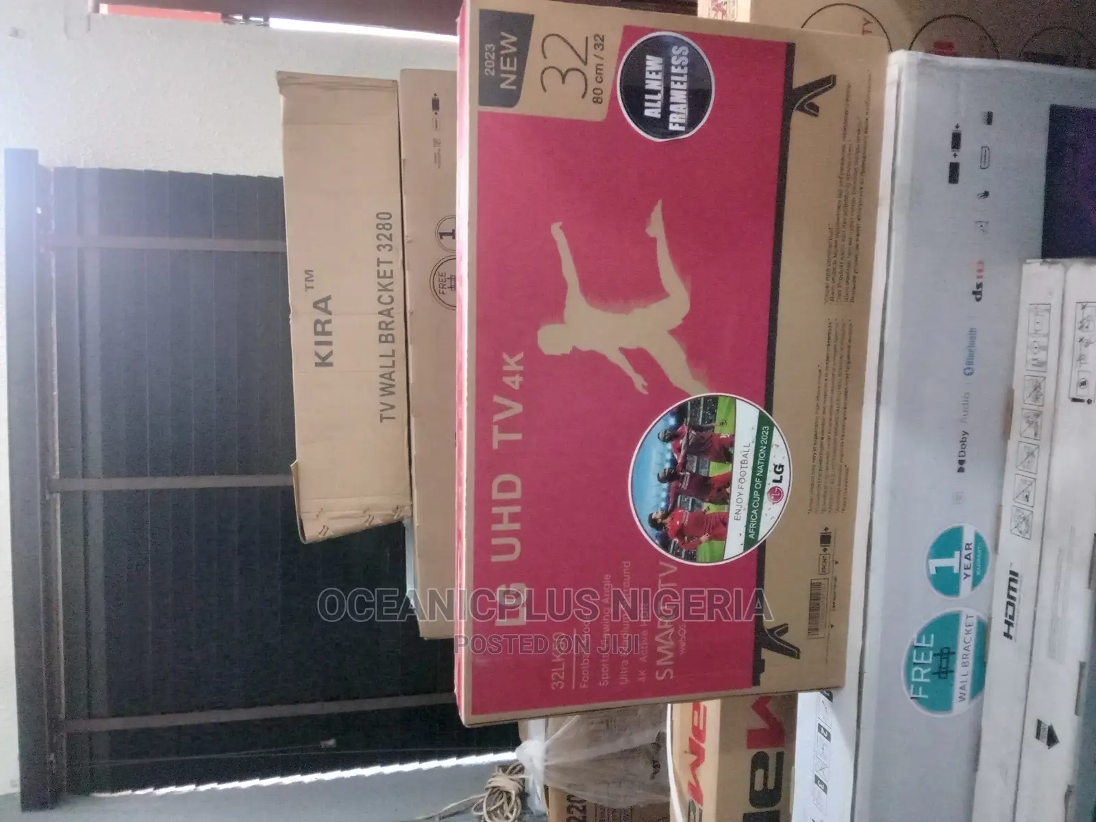 Capable LG 32 Inches Smart Frameless TV