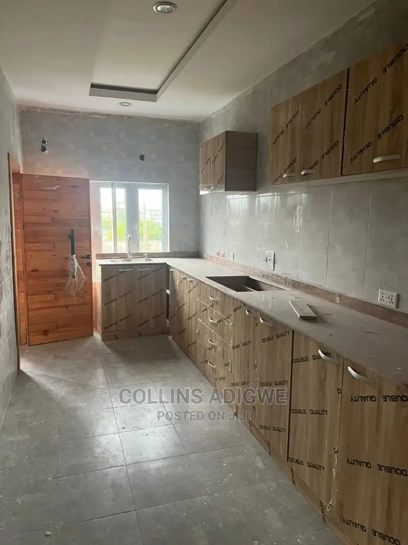 1bdrm Apartment in Lekki Scheme 2 for sale