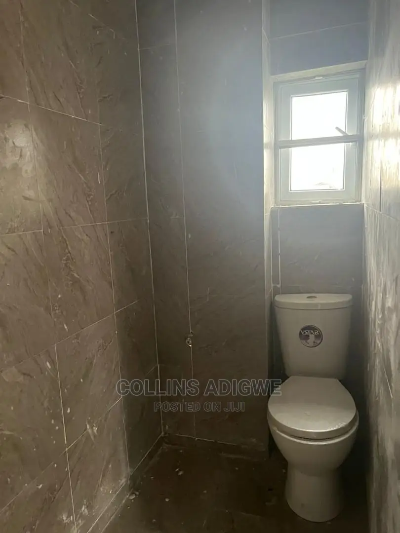 1bdrm Apartment in Lekki Scheme 2 for sale
