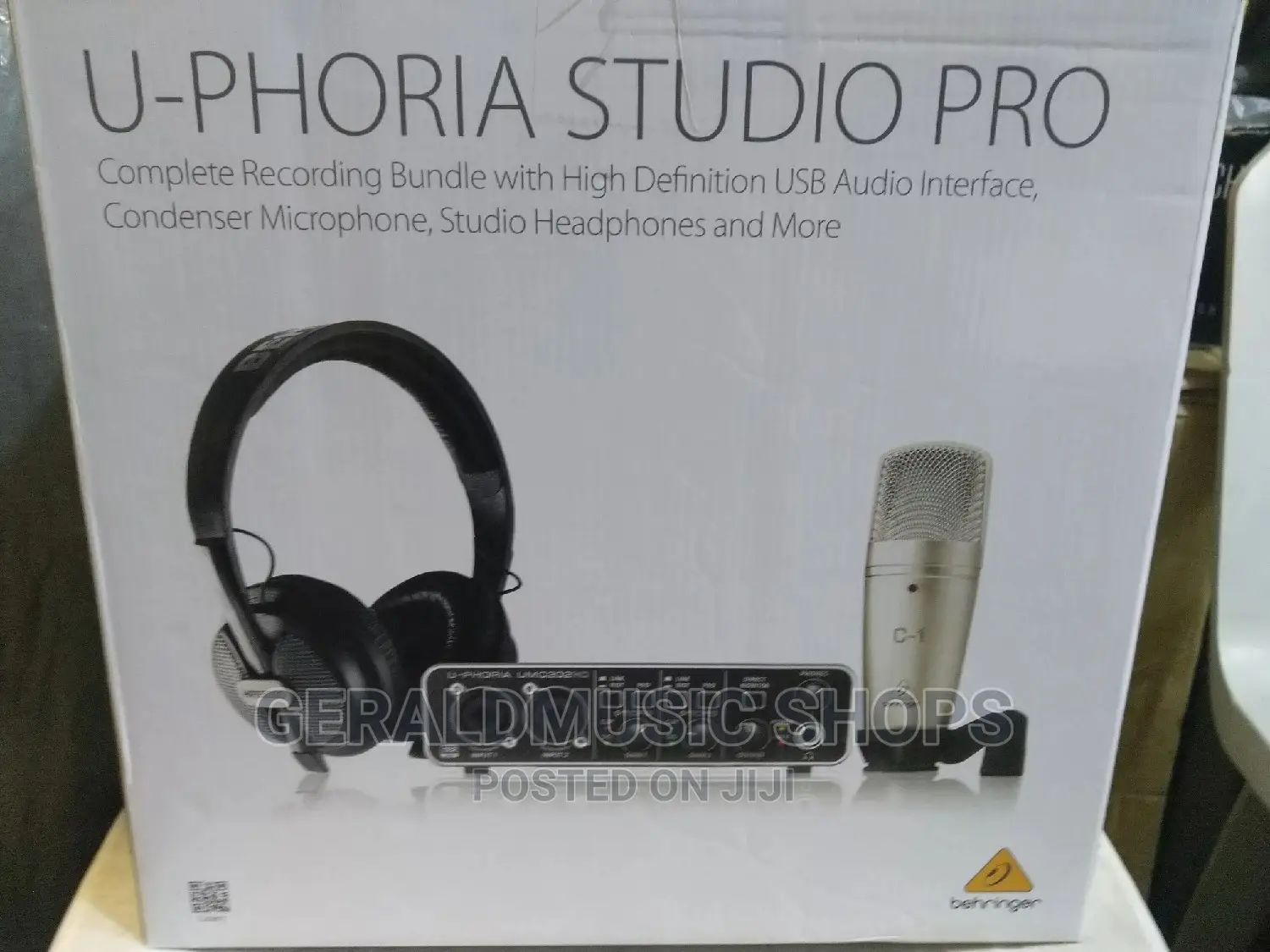 Behringer U-Phoria Studio PRO