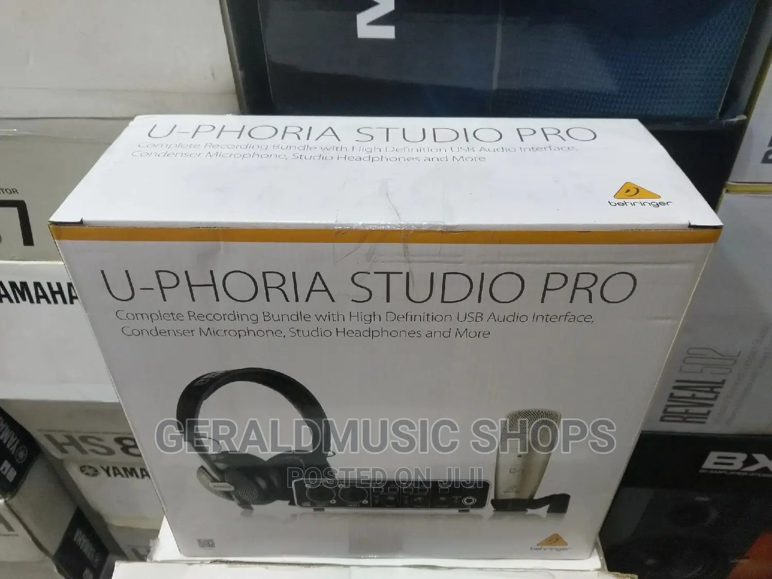 Behringer U-Phoria Studio PRO