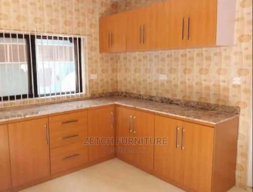 Standard HDF High Gloss Fitted Kitchen Cabinets