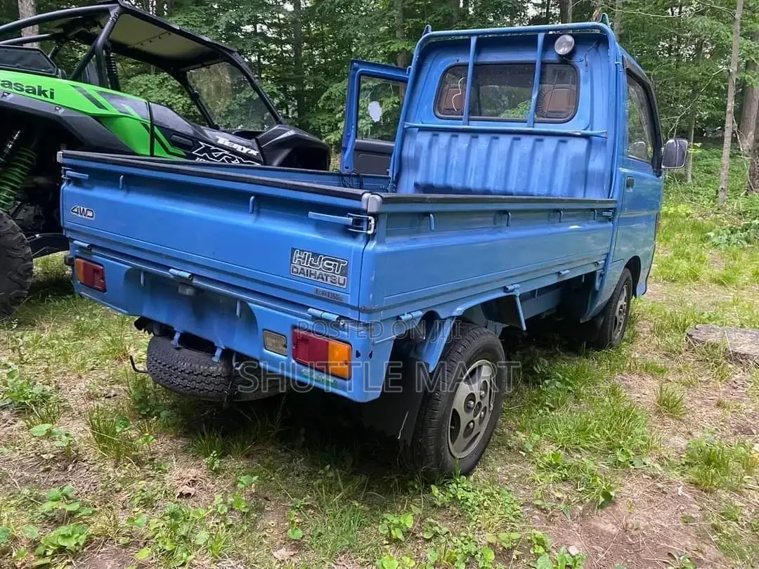 Daihatsu Hijet Mini Truck 2002 Blue