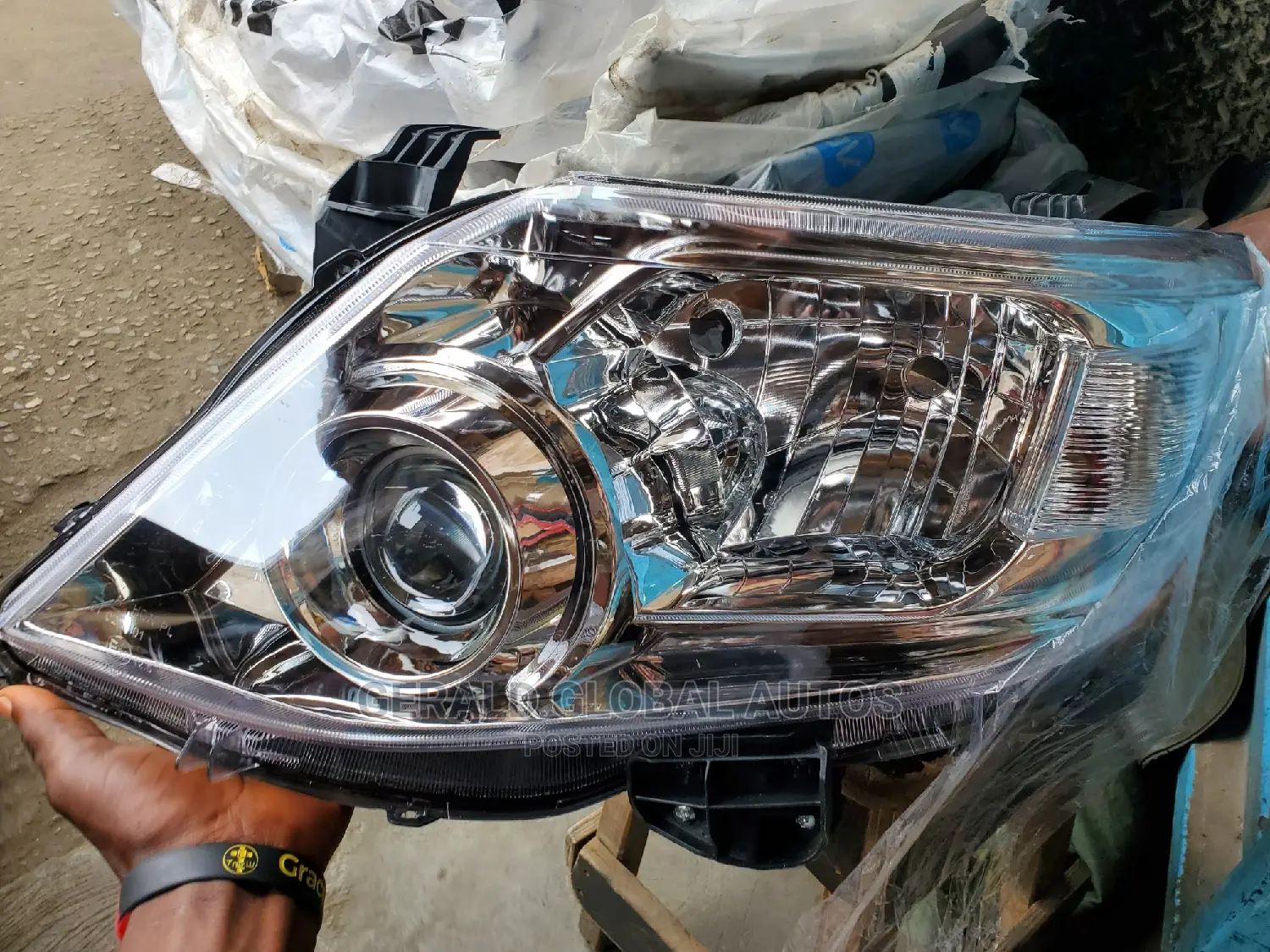 Head Lamp Toyota Fortuner 2010 - 2012