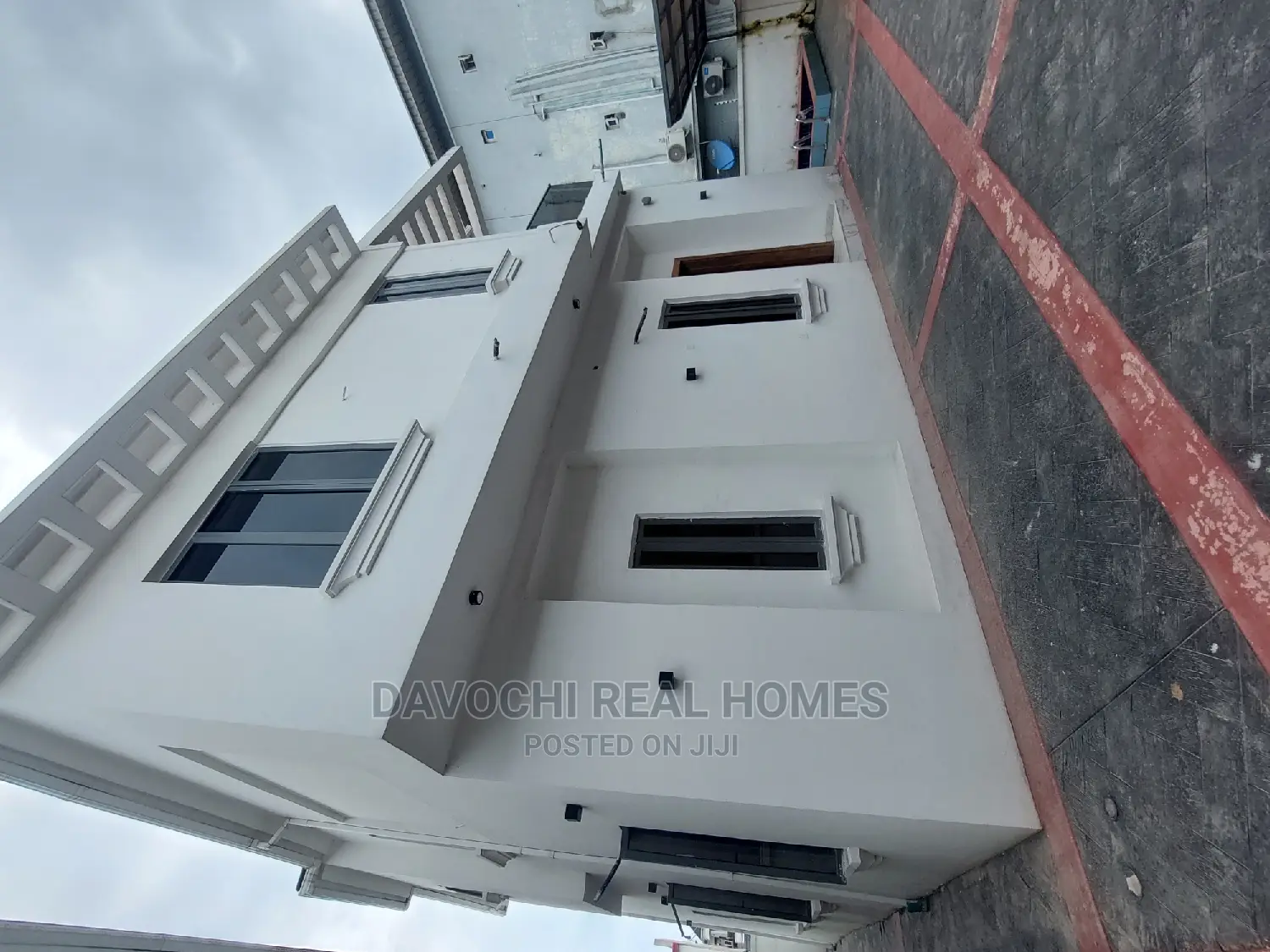 5bdrm Duplex in Chevron Second Toll, Lekki for rent