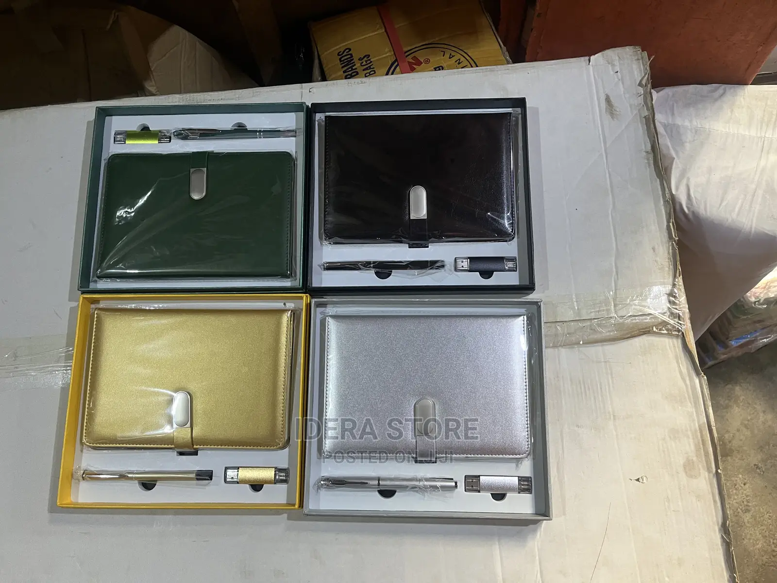 3in1 Exclusive Gift Set (Notebook + Flash Drive 16gb + Pen