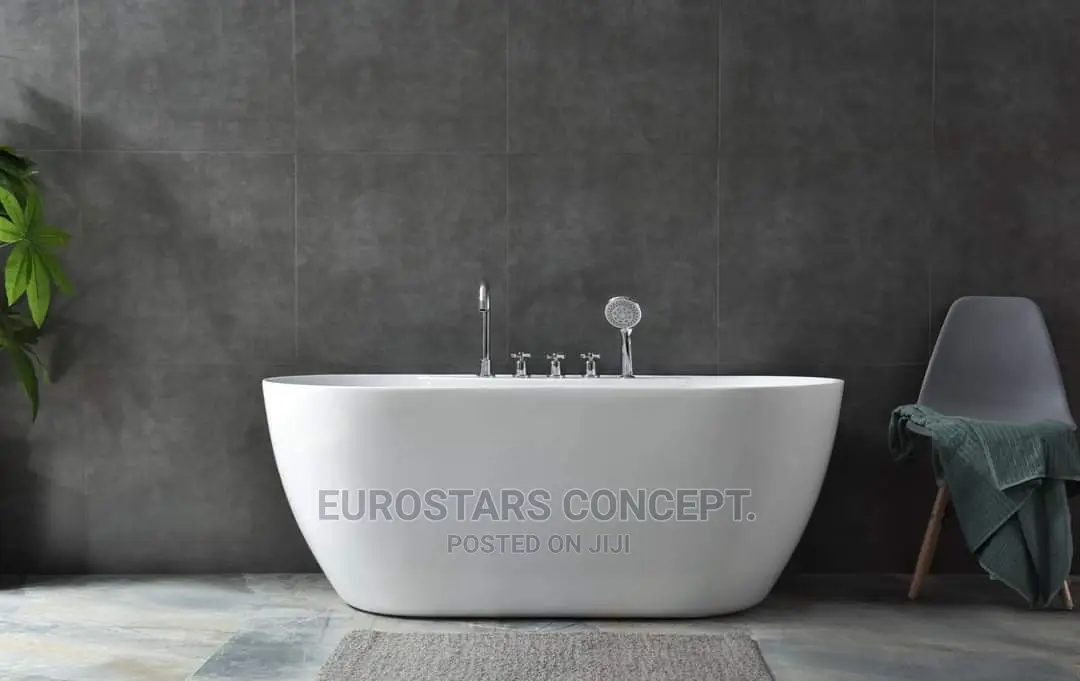 Quality Bath Tub With Brass Tap