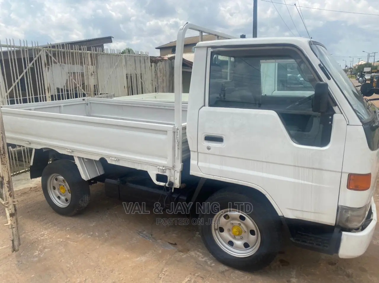 Toyota Dyna 150 (4 Tyres) - Normal Bucket (3y Fuel Engine)