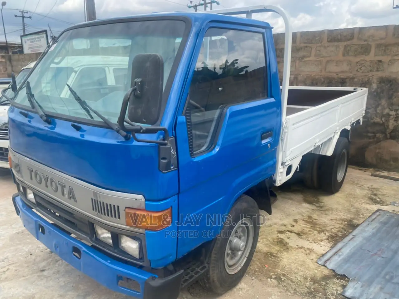 Toyota Dyna 200 - Normal Chassis - 2rz Fuel Engine
