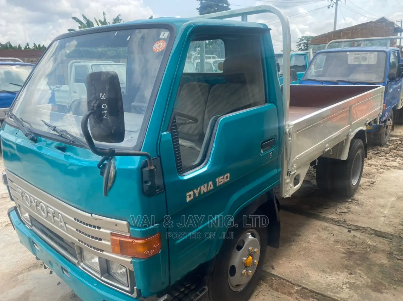 Toyota Dyna 150 (6 Tyres) - Japanese Fuel Engine - Blue