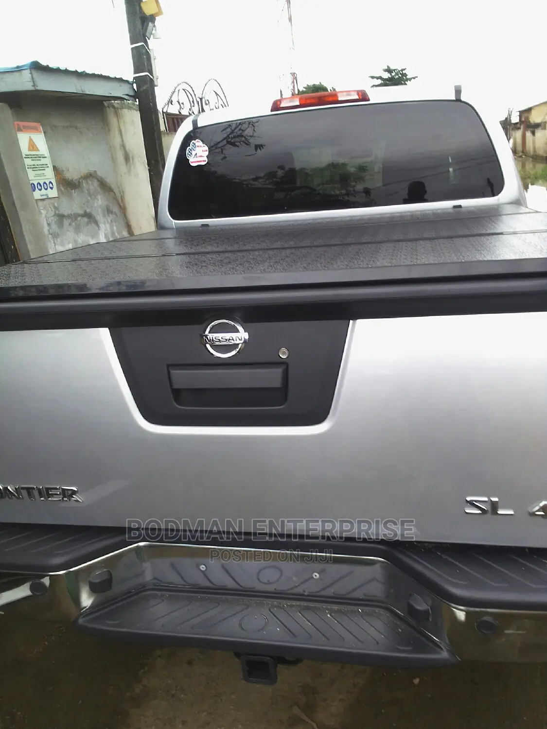 Fiber Folding Boot Cover for Nissan Frontier *-