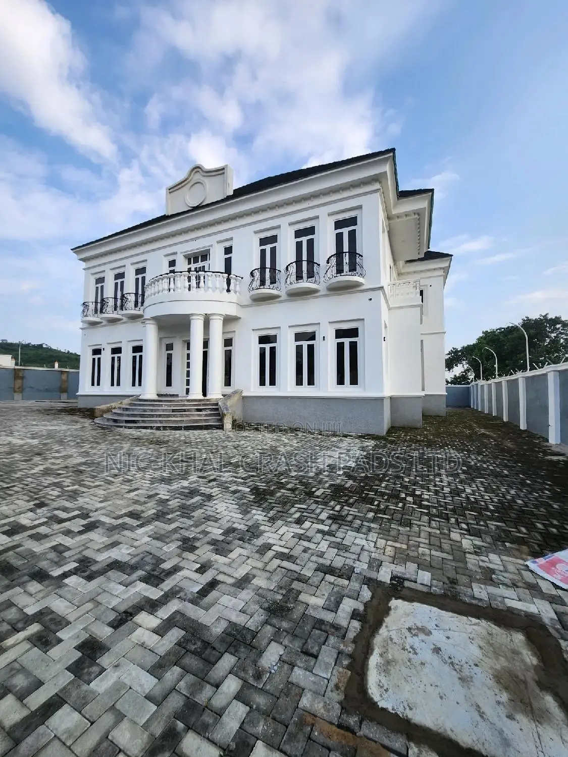 6bdrm Duplex in Guzape for sale