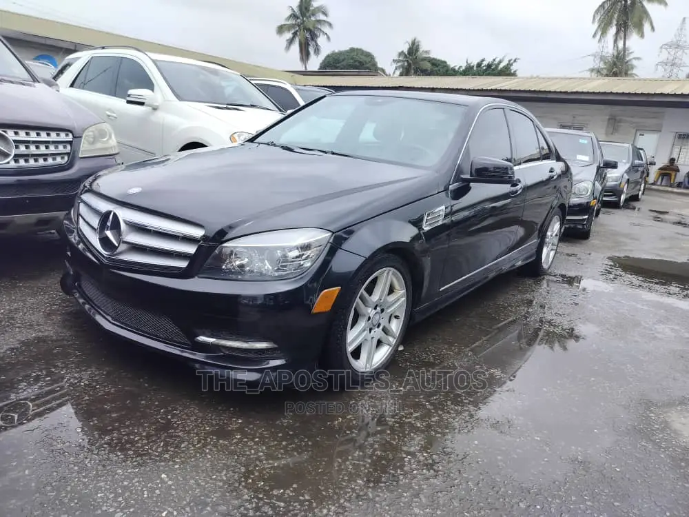 Mercedes-Benz C300 2010 Black