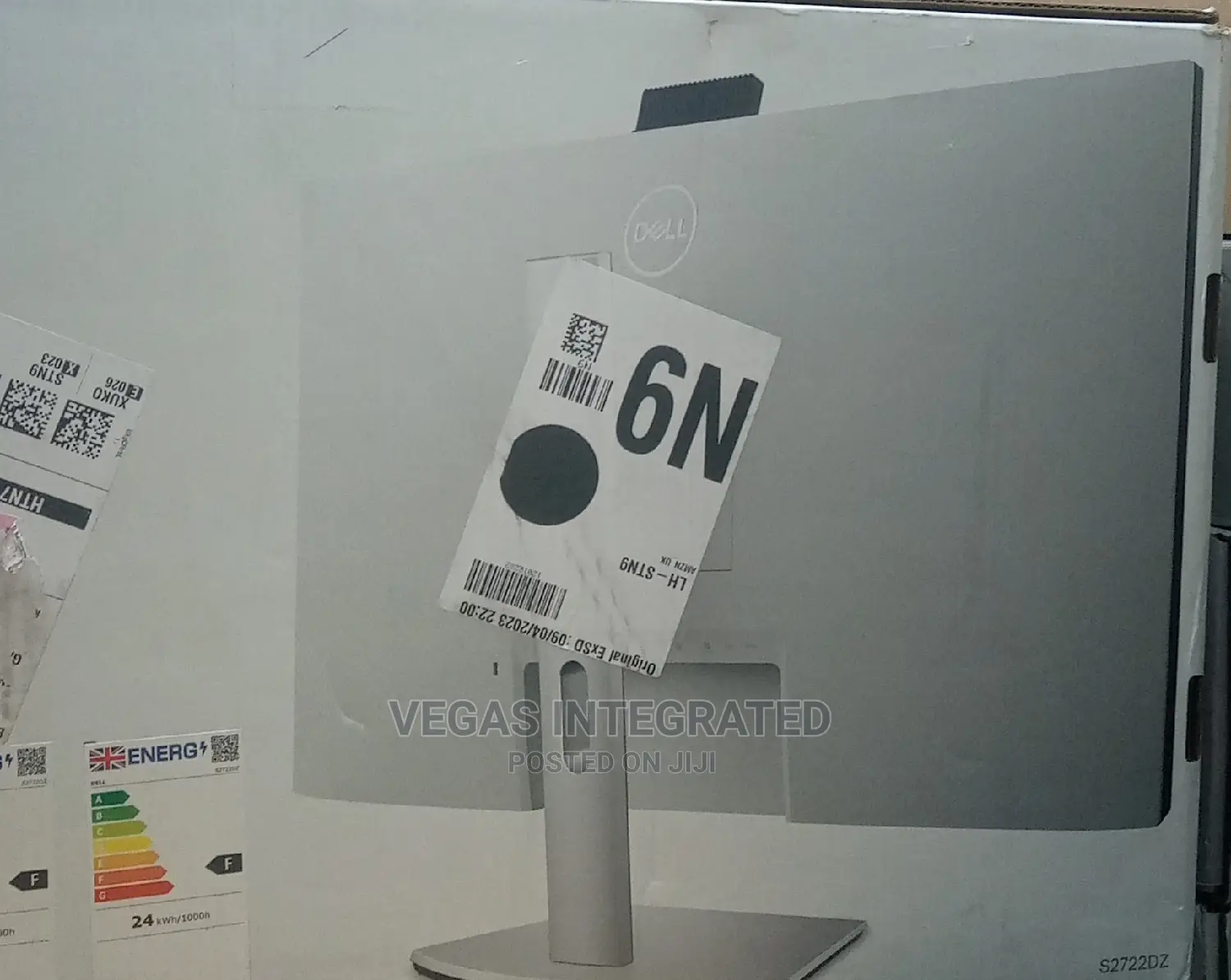 Dell S2722DZ 27" Inch QHD Video Conference Monitor 99% SRGB