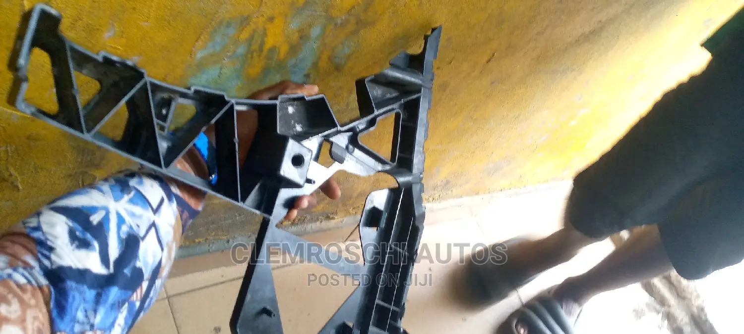 High Quality Certified Complete Back Bumper Hanger ML350
