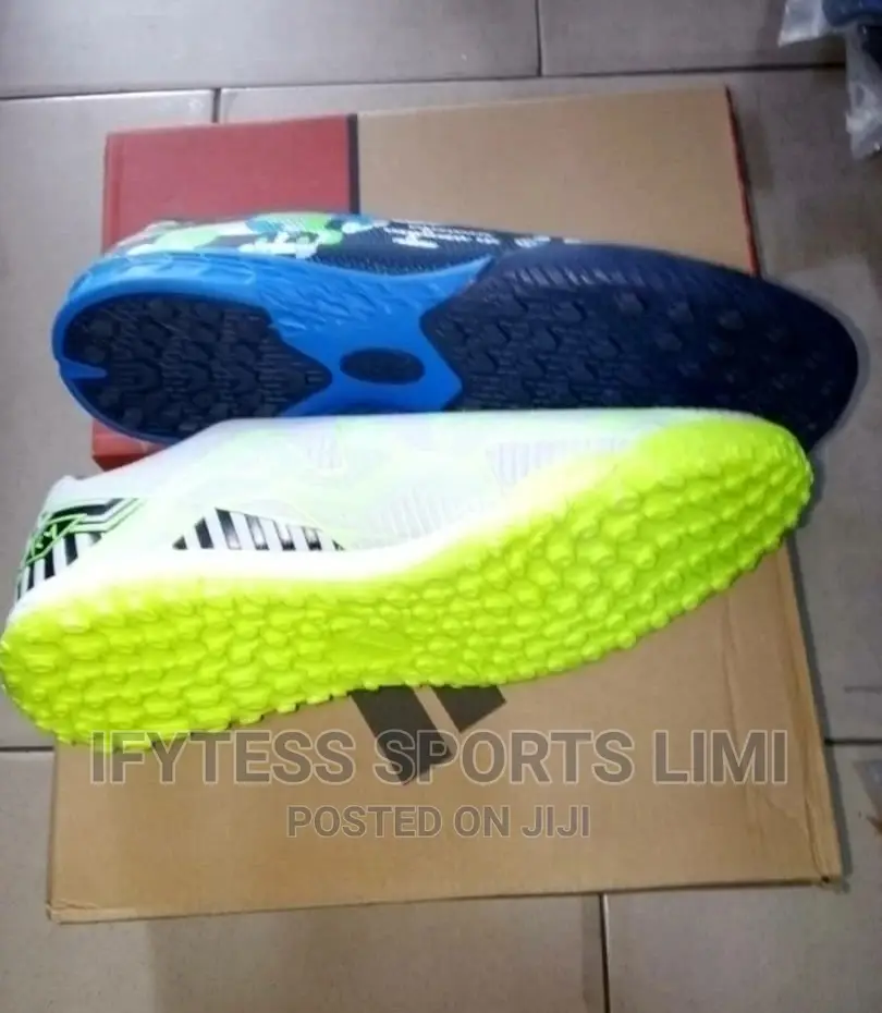 Astroturfe Football Boots
