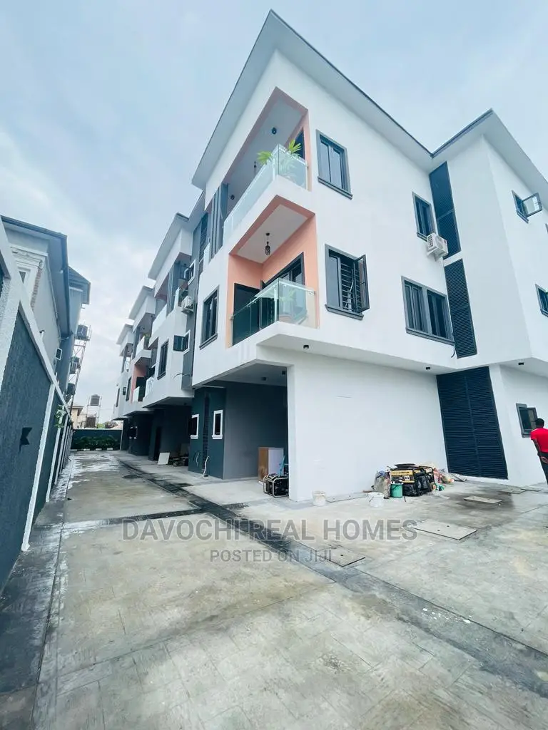 4bdrm Duplex in Ologolo Estate, Lekki for rent