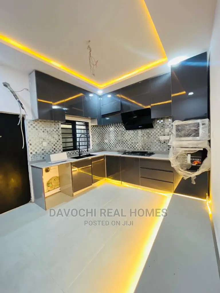 4bdrm Duplex in Ologolo Estate, Lekki for rent