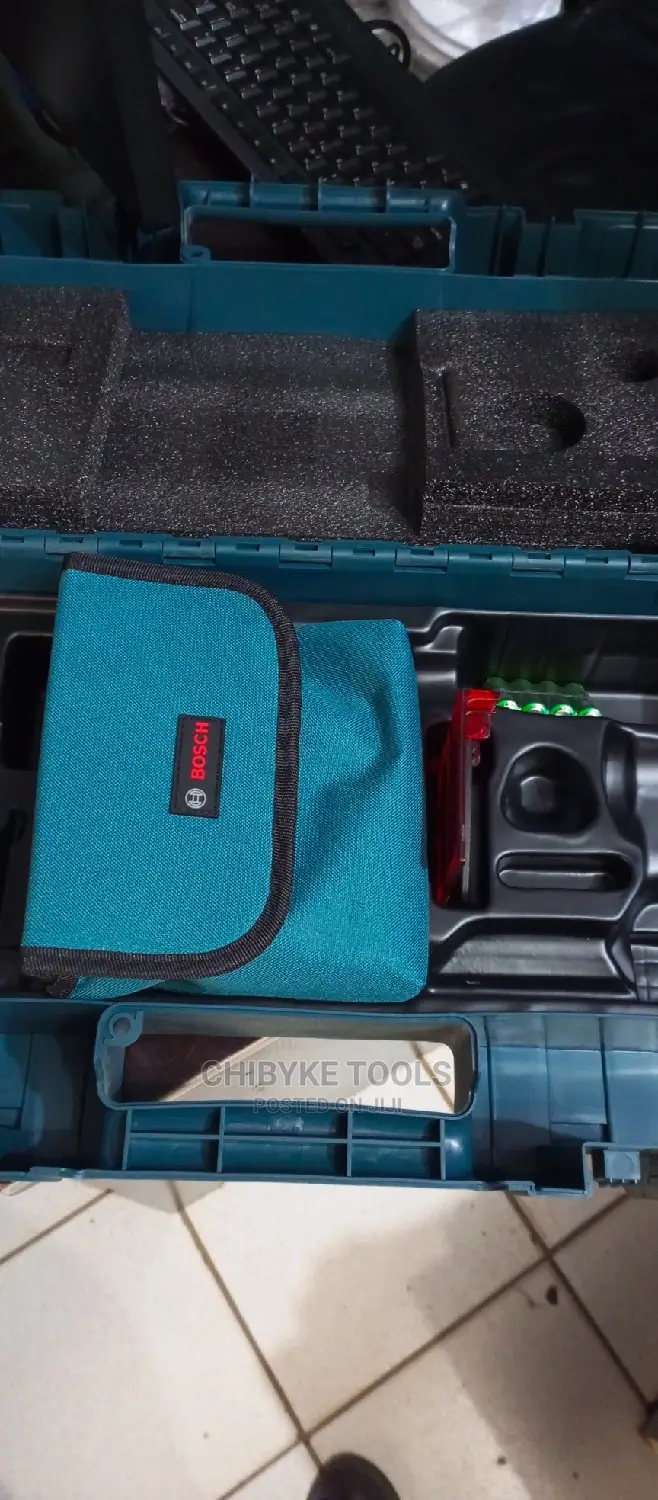 GLL 3-80 Bosch Laser Level/Tape (Red Light)