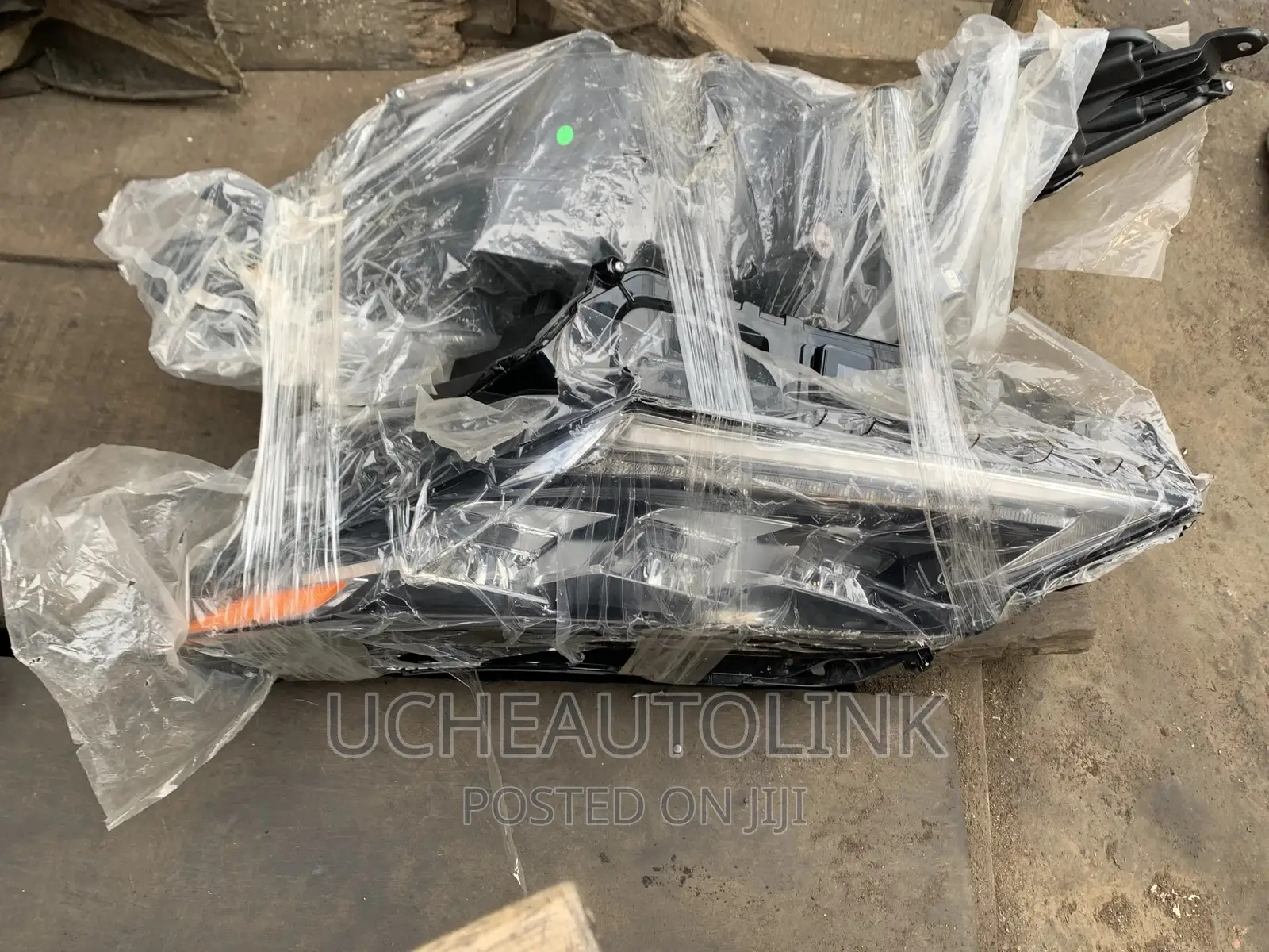 Rx350 2020 Headlight Available as Seen