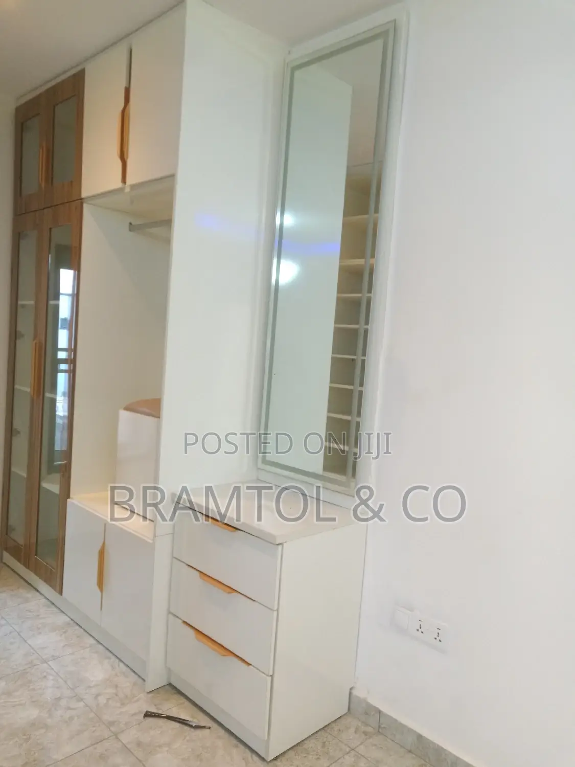 4bdrm Duplex in Idu Industrial for rent