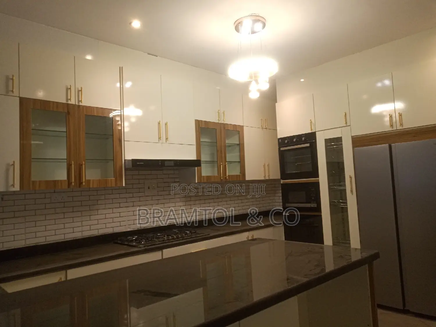 4bdrm Duplex in Idu Industrial for rent
