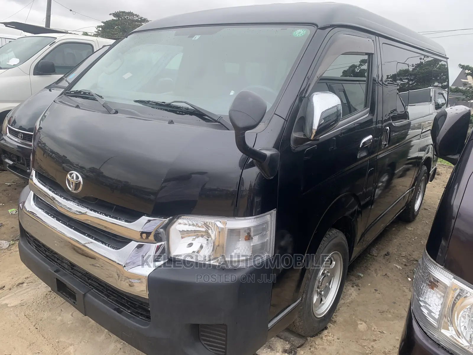 Toyota HiAce 2010 Black