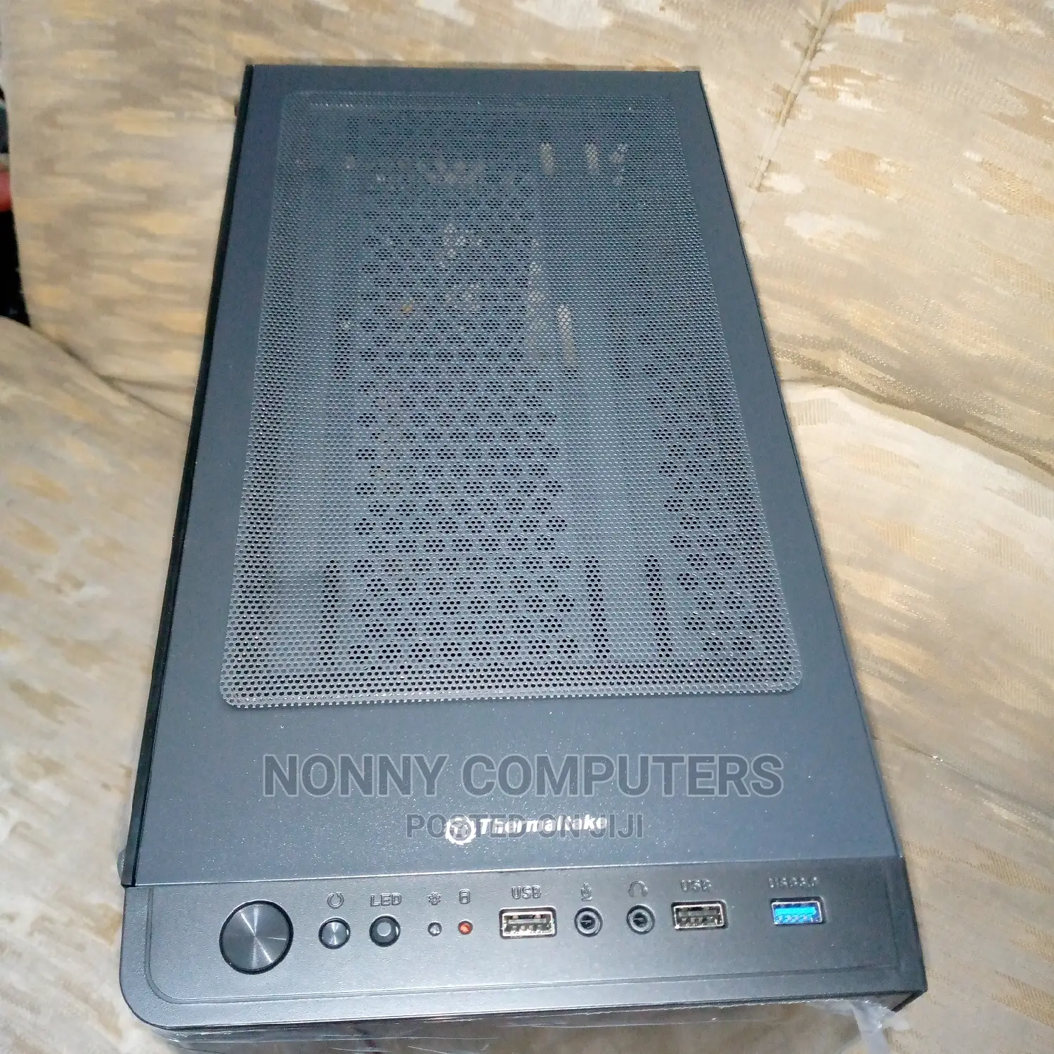 Thermaltake V200 Tg RGB Edition